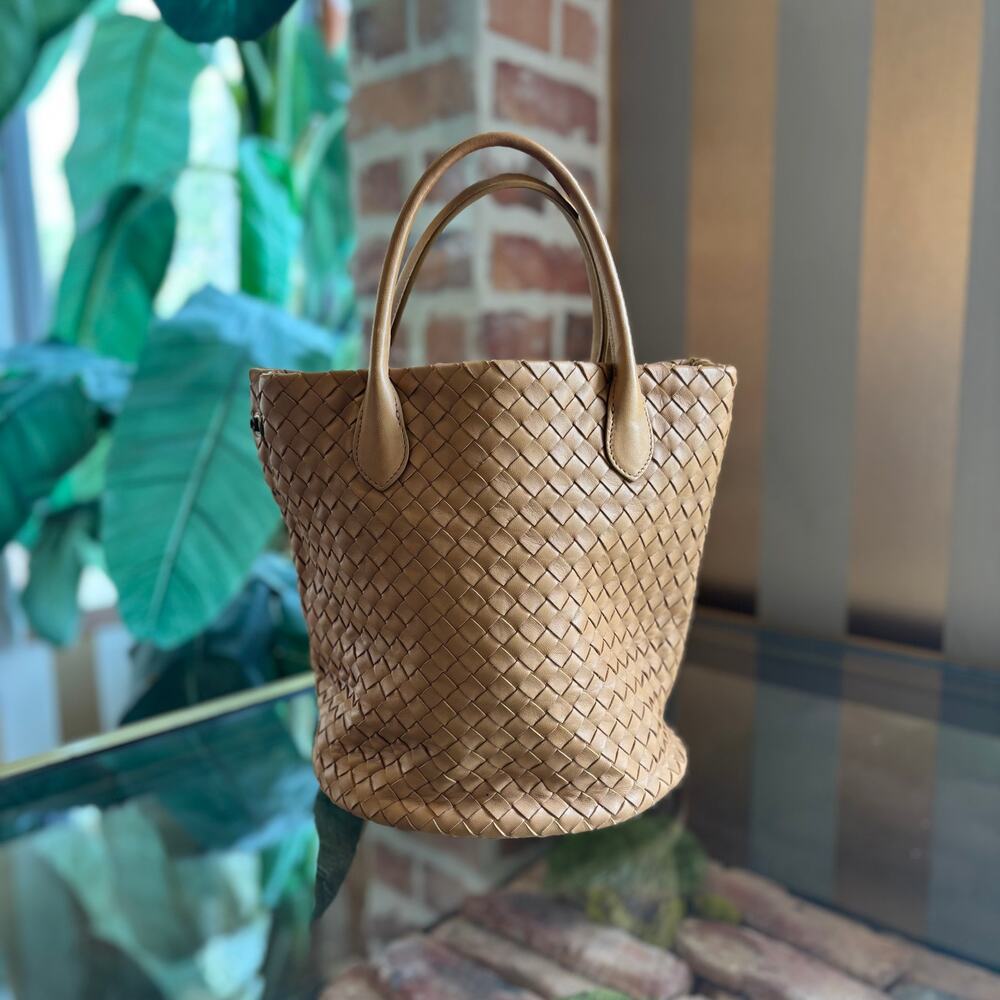 BOTTEGA VENETA Brown Intrecciato Bucket